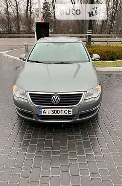 Седан Volkswagen Passat 2007 в Киеве