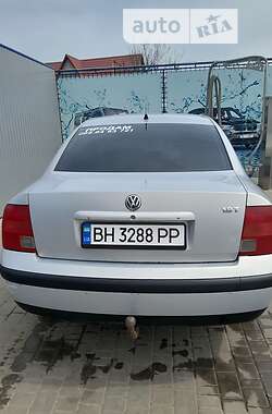 Седан Volkswagen Passat 1996 в Одессе
