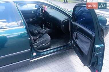 Седан Volkswagen Passat 2001 в 