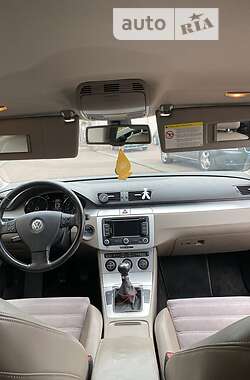 Универсал Volkswagen Passat 2009 в Стрые