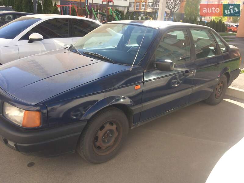 Седан Volkswagen Passat 1991 в Киеве