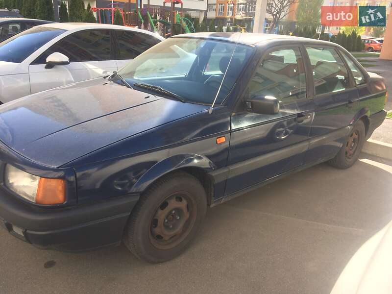 Седан Volkswagen Passat 1991 в Киеве