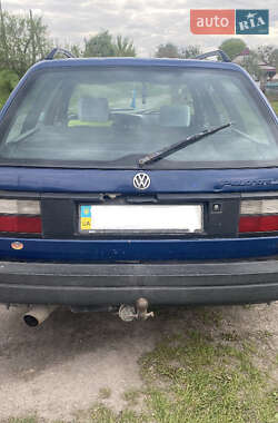 Универсал Volkswagen Passat 1989 в Корце