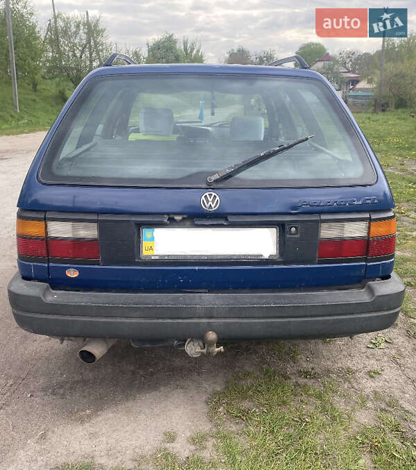 Универсал Volkswagen Passat 1989 в Корце