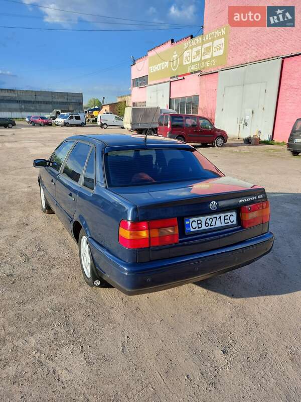 Седан Volkswagen Passat 1996 в Виннице
