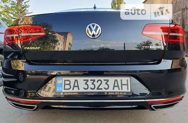 Седан Volkswagen Passat 2015 в Кропивницком