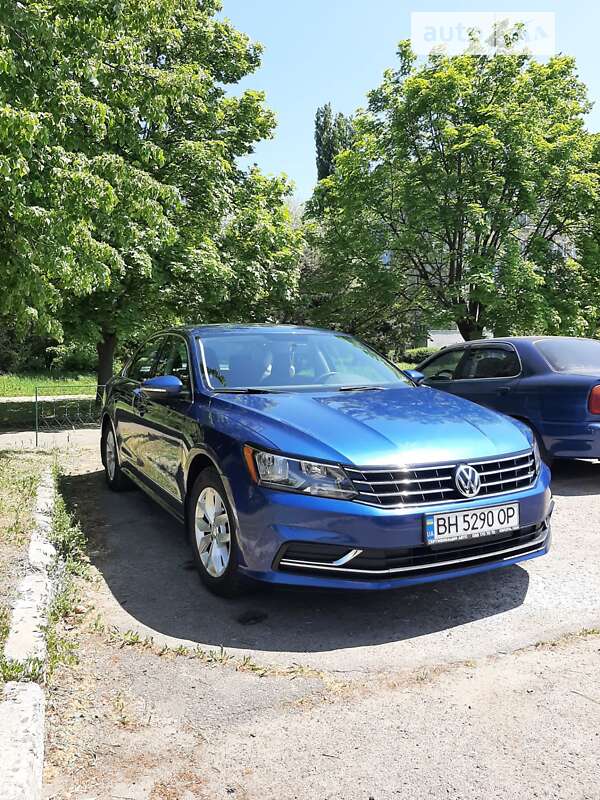 Седан Volkswagen Passat 2016 в Одессе