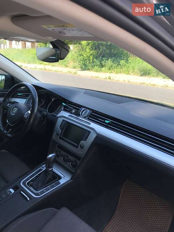 Универсал Volkswagen Passat 2017 в Ровно