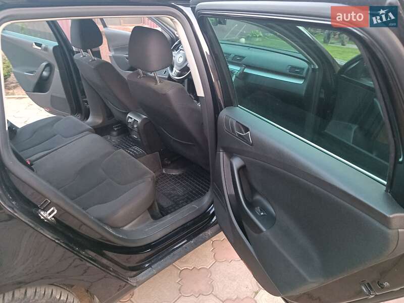 Універсал Volkswagen Passat 2010 в Коломиї