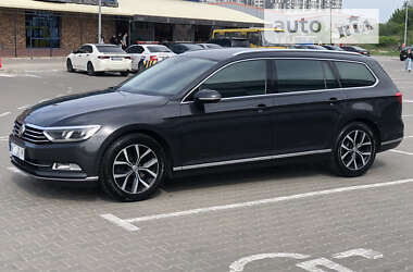 Универсал Volkswagen Passat 2017 в Киеве