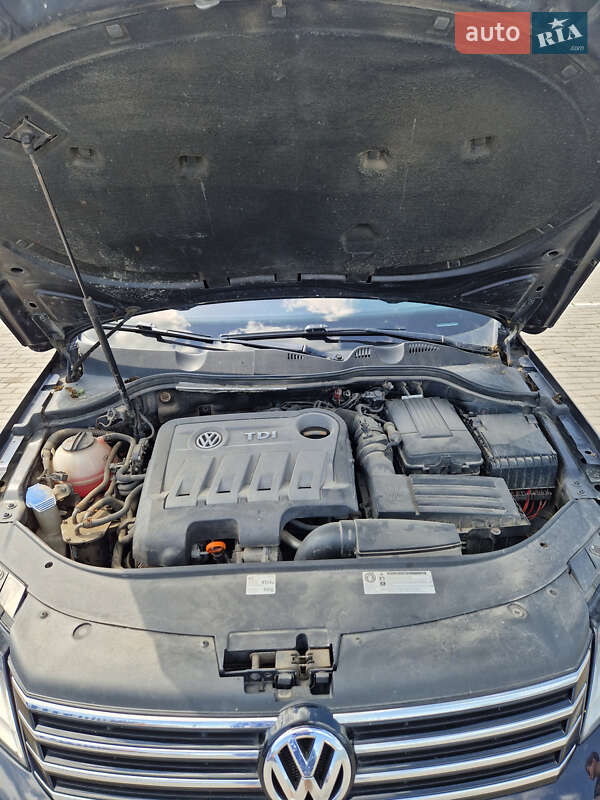 Универсал Volkswagen Passat 2012 в Дубно