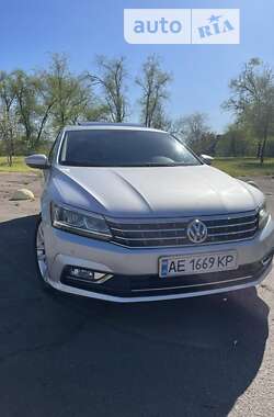 Седан Volkswagen Passat 2016 в Кривому Розі