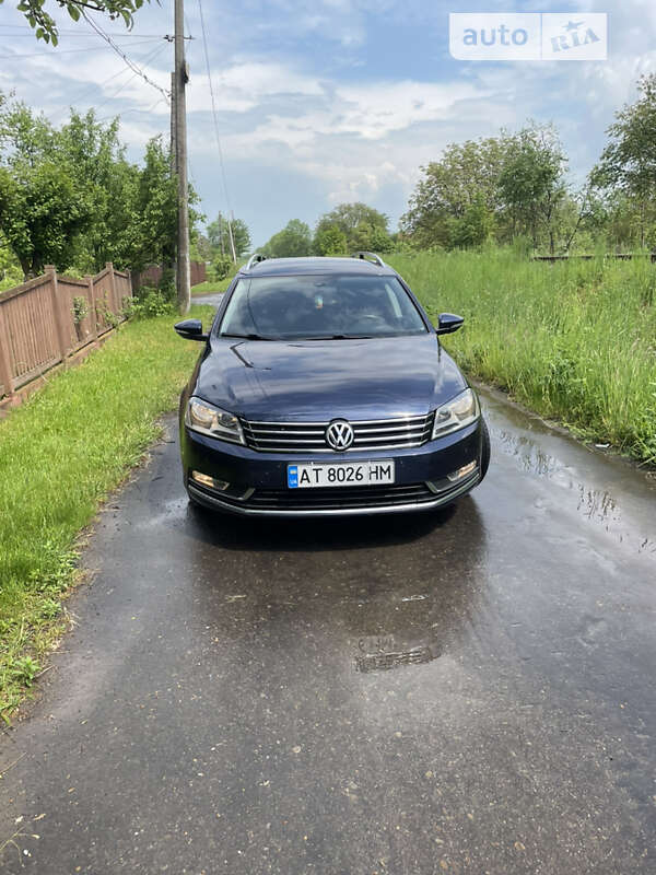 Універсал Volkswagen Passat 2012 в Калуші