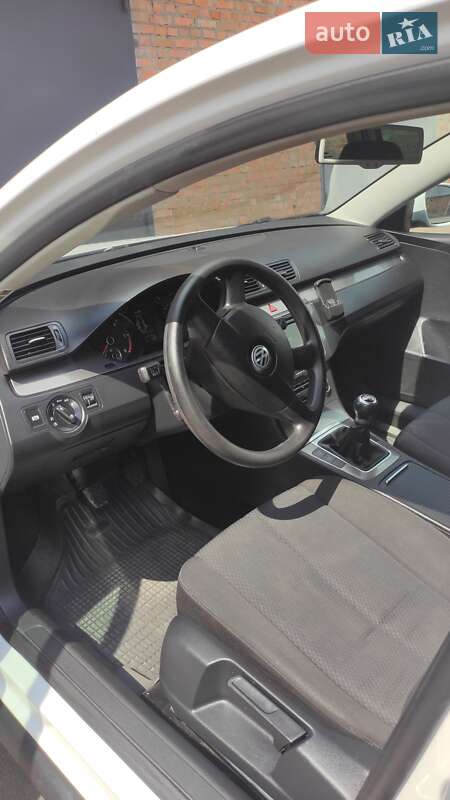 Універсал Volkswagen Passat 2010 в Ніжині