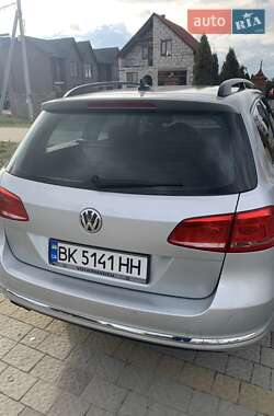 Универсал Volkswagen Passat 2012 в Вараше