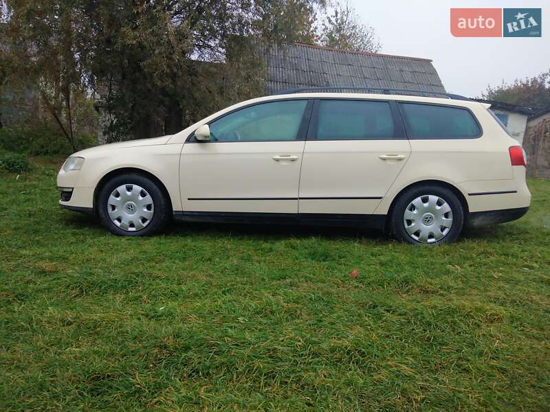 Универсал Volkswagen Passat 2008 в Пустомытах