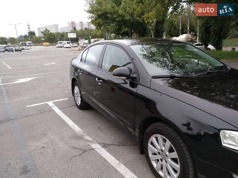 Седан Volkswagen Passat 2008 в Киеве