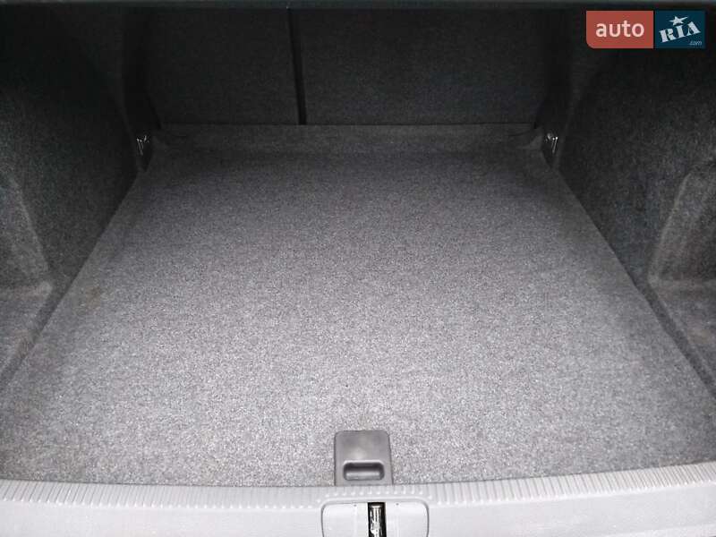 Седан Volkswagen Passat 2008 в Киеве