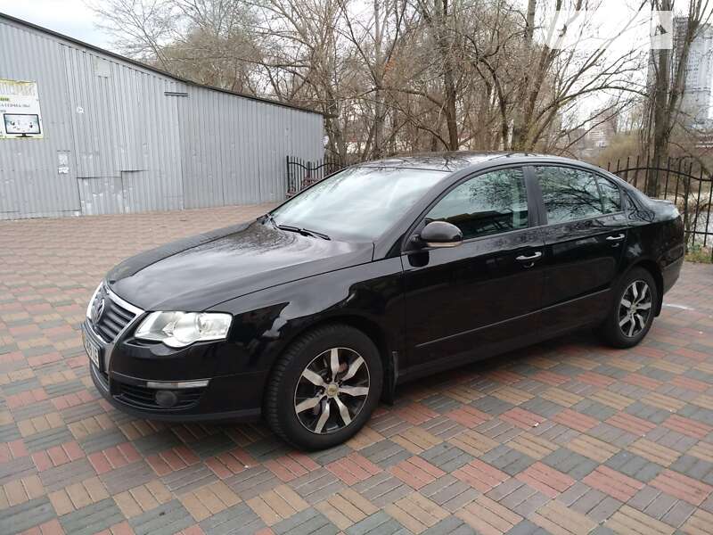 Седан Volkswagen Passat 2008 в Києві