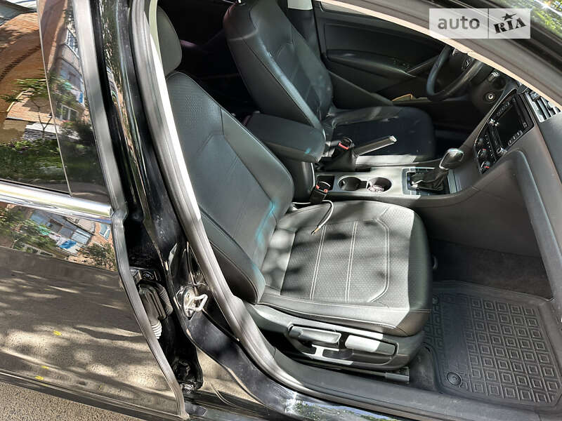 Седан Volkswagen Passat 2014 в Звенигородці