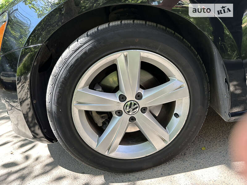 Седан Volkswagen Passat 2014 в Звенигородці