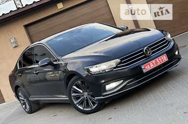 Седан Volkswagen Passat 2020 в 