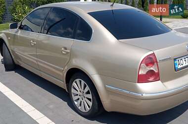 Седан Volkswagen Passat 2001 в Мукачевому