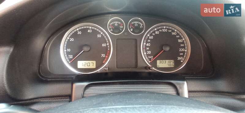 Седан Volkswagen Passat 2001 в Мукачево