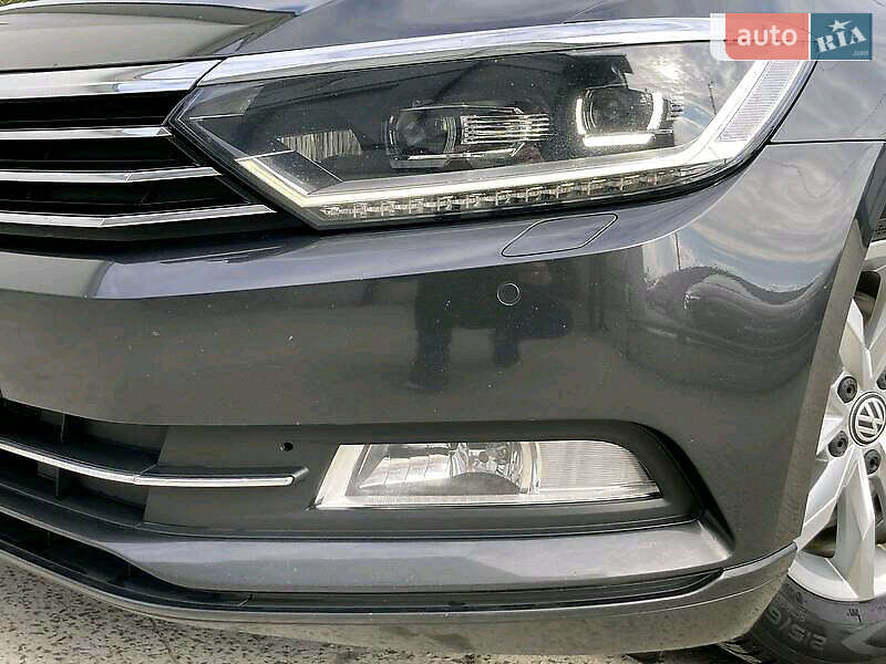Универсал Volkswagen Passat 2017 в Бориславе