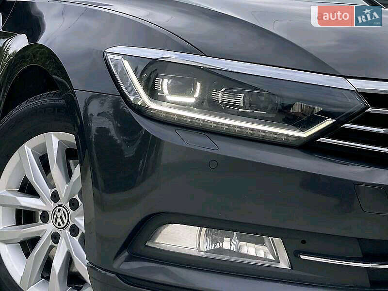 Универсал Volkswagen Passat 2017 в Бориславе