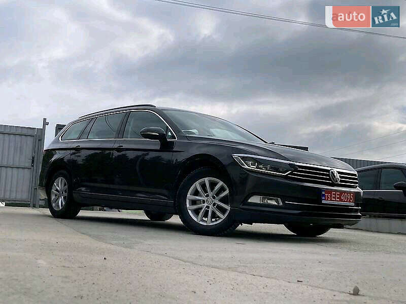 Универсал Volkswagen Passat 2017 в Бориславе