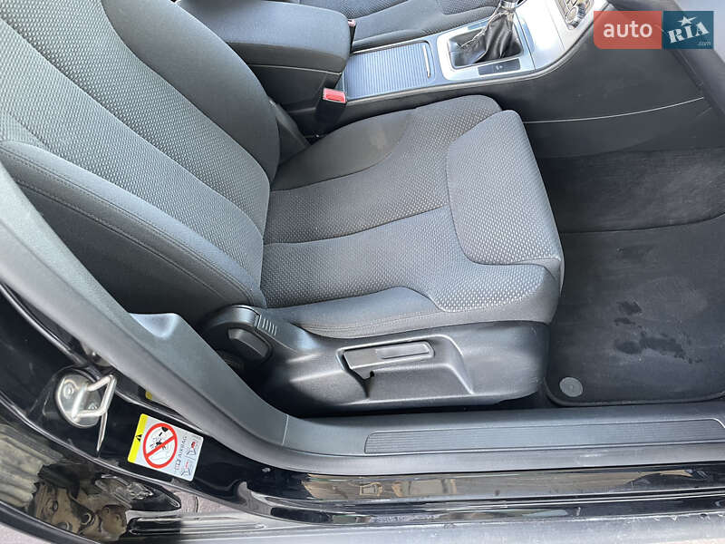 Універсал Volkswagen Passat 2010 в Івано-Франківську