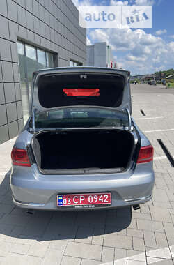 Седан Volkswagen Passat 2012 в Тячеві