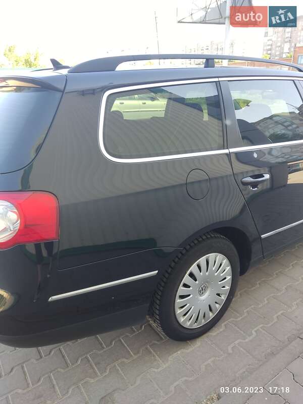 Универсал Volkswagen Passat 2010 в Хмельницком