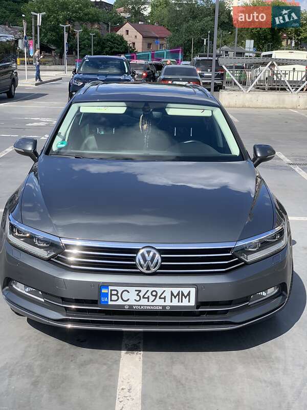 Універсал Volkswagen Passat 2015 в Львові