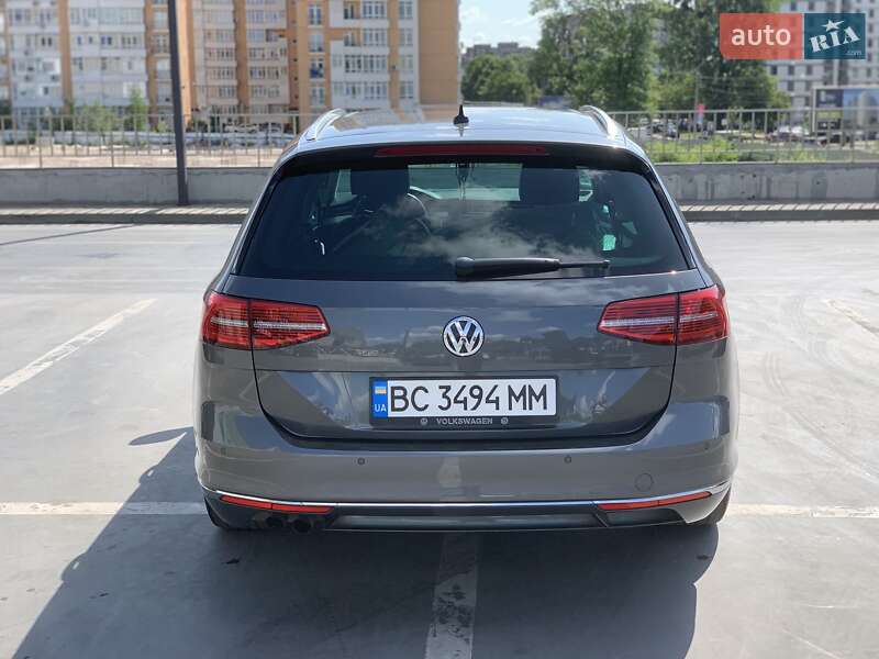 Універсал Volkswagen Passat 2015 в Львові