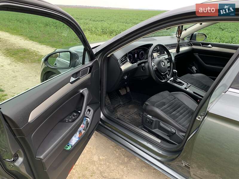 Універсал Volkswagen Passat 2015 в Львові