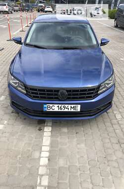 Седан Volkswagen Passat 2015 в Львове