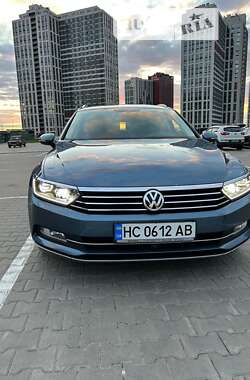 Универсал Volkswagen Passat 2014 в Киеве