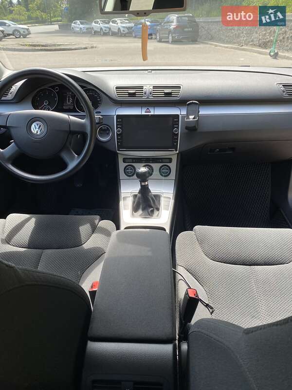 Універсал Volkswagen Passat 2009 в Києві