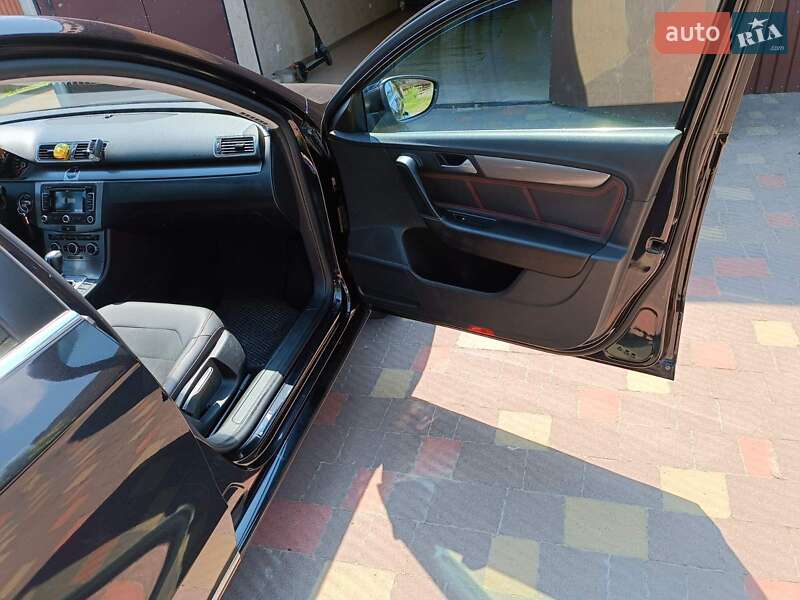 Универсал Volkswagen Passat 2012 в Львове