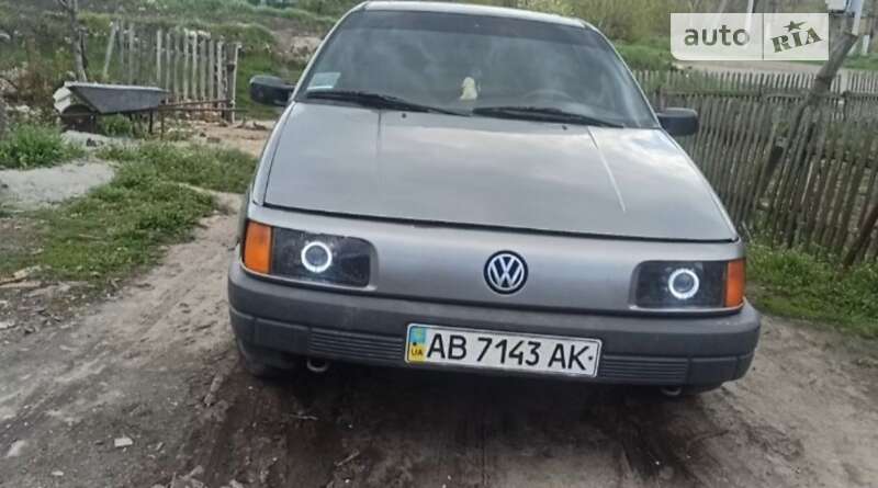 Седан Volkswagen Passat 1992 в Виннице