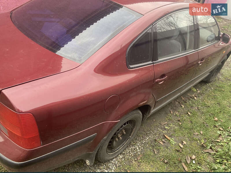 Седан Volkswagen Passat 1998 в Борисполі