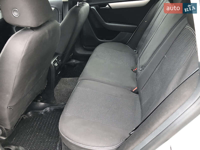 Универсал Volkswagen Passat 2014 в Золочеве