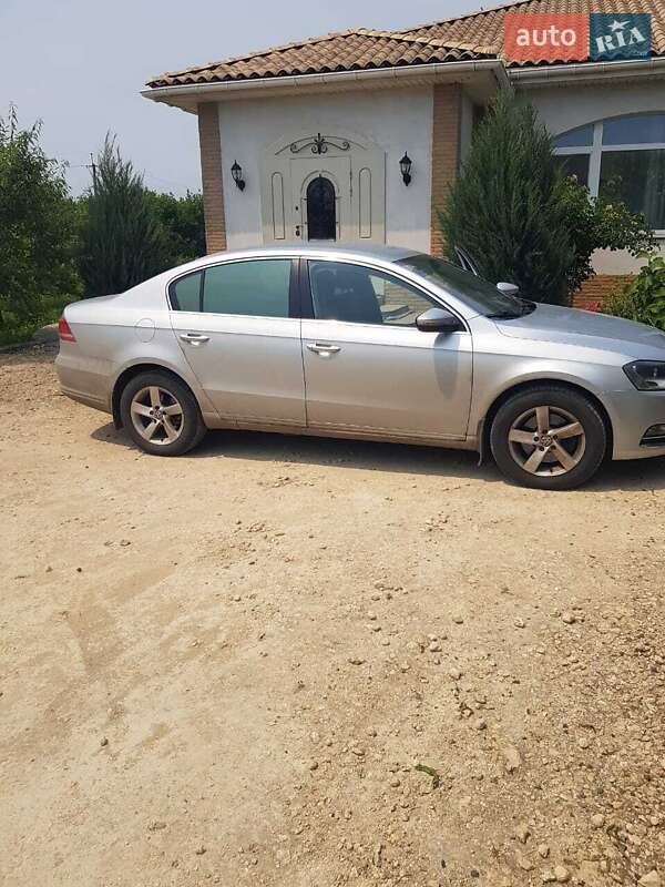 Седан Volkswagen Passat 2012 в Херсоні