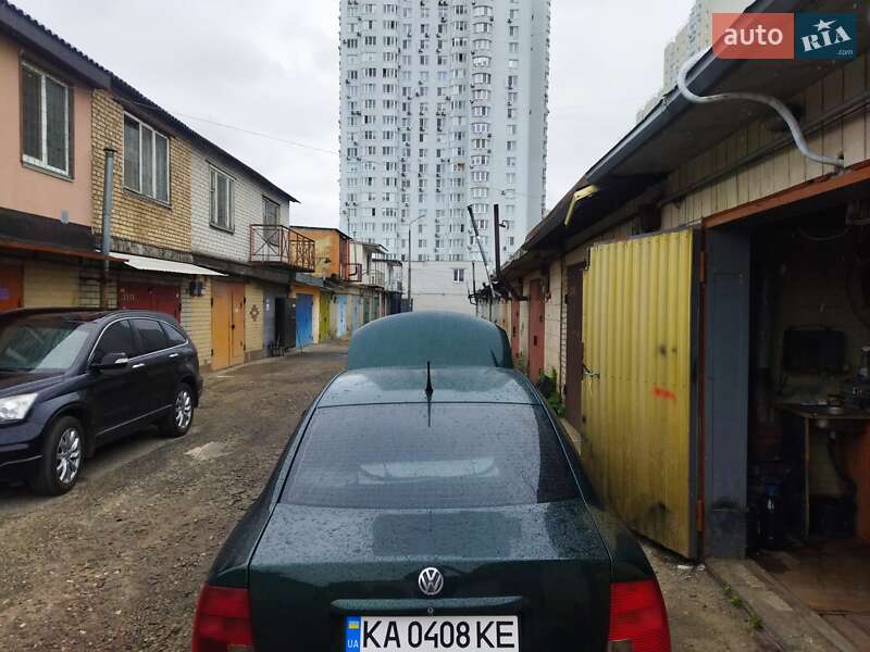 Седан Volkswagen Passat 1999 в Києві