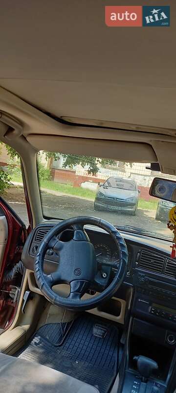 Седан Volkswagen Passat 1996 в Киеве