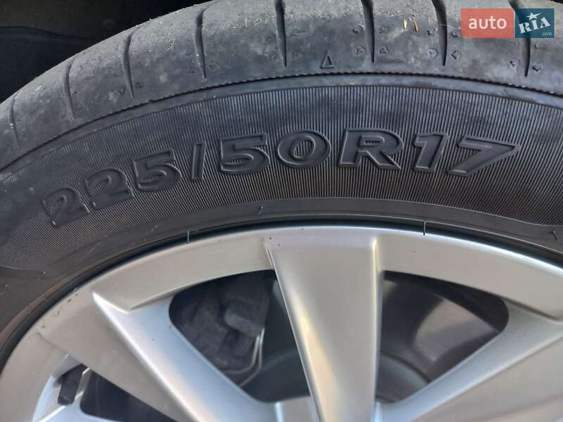 Універсал Volkswagen Passat 2013 в Одесі