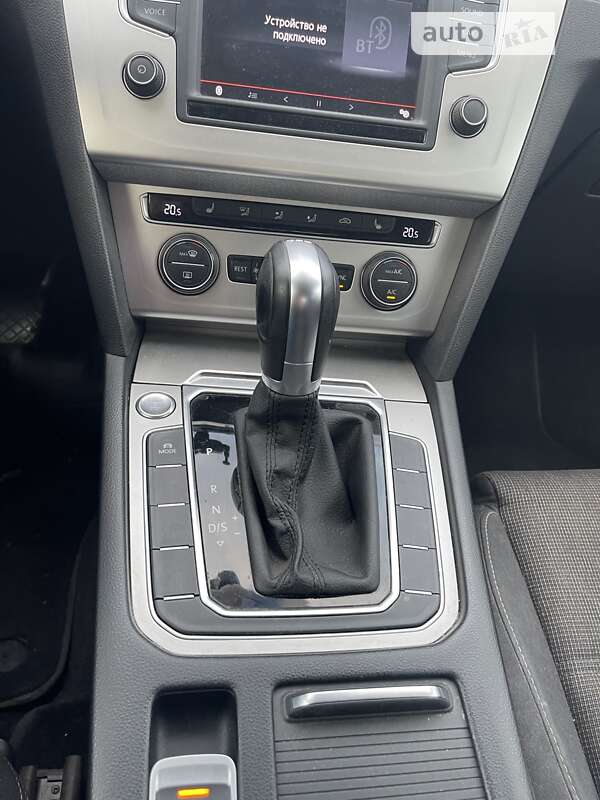 Седан Volkswagen Passat 2016 в Вишневому