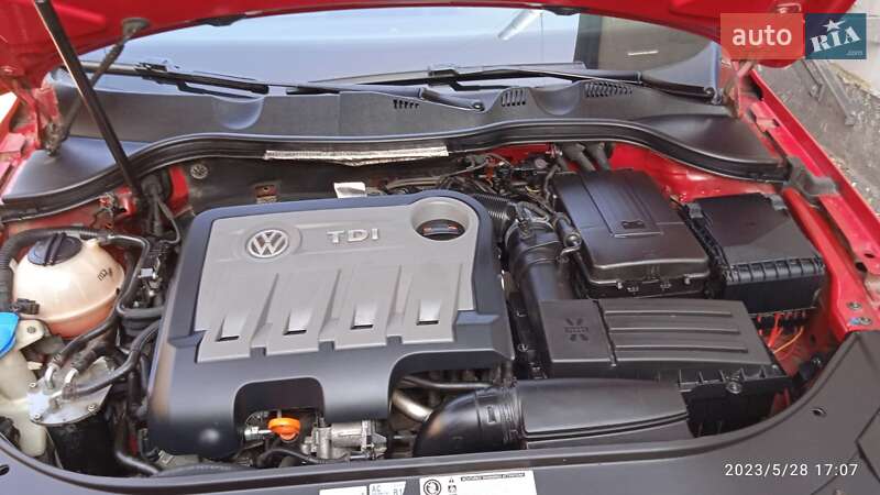 Універсал Volkswagen Passat 2012 в Бершаді